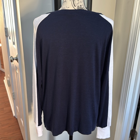Super Soft! Sweater: Gap Women’s Size L Machine Washable - Picture 4 of 10